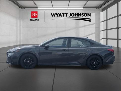 Used 2025 Toyota Camry SE FWD image 2