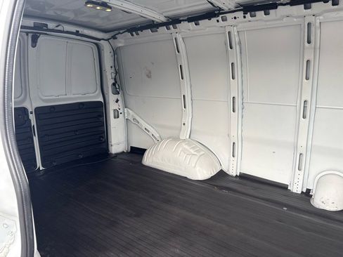 Used 2021 Chevrolet Express 2500 w/ Driver Convenience Package image 27