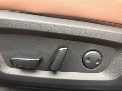 New 2026 Mitsubishi Outlander SEL image 13