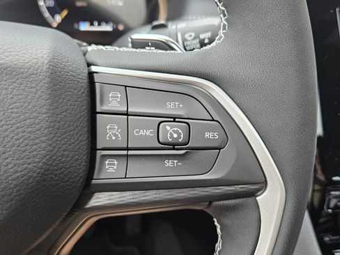 New 2025 Jeep Grand Cherokee Laredo X w/ Luxury Tech Group I RWD image 23