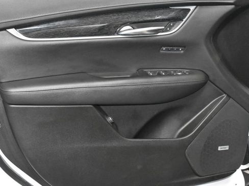 Used 2020 Cadillac XT5 Premium Luxury FWD image 4