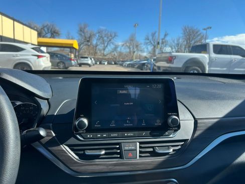 Used 2025 Nissan Altima 2.5 SV image 20