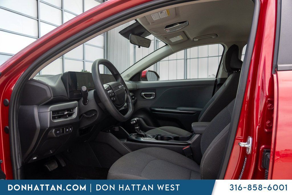 Used 2025 Kia K4 FWD image 3