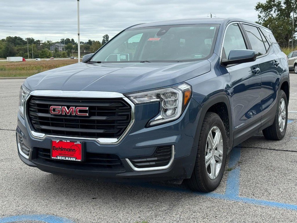 Used 2024 GMC Terrain SLE AWD/4WD image 11