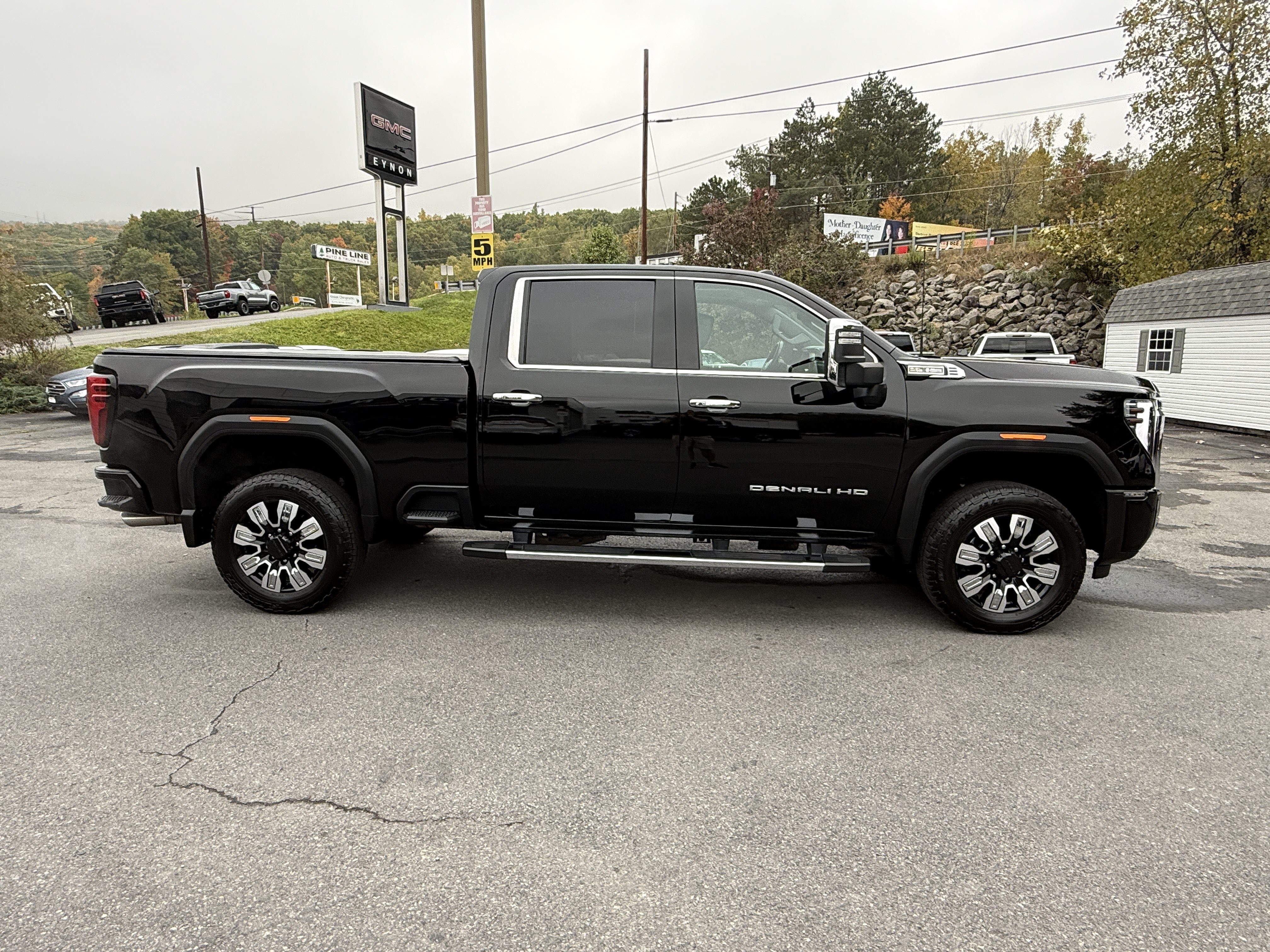 Used 2024 GMC Sierra 2500 Denali w/ Denali Reserve Package AWD/4WD image 6