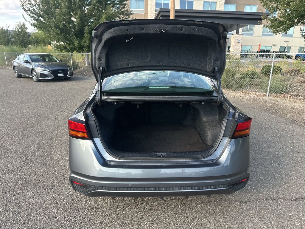 Used 2024 Nissan Altima 2.5 SV FWD image 13