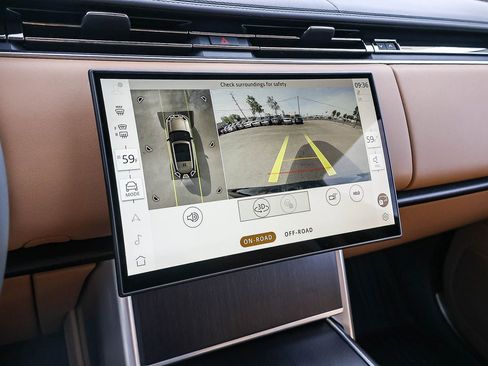 New 2026 Land Rover Range Rover SE image 36