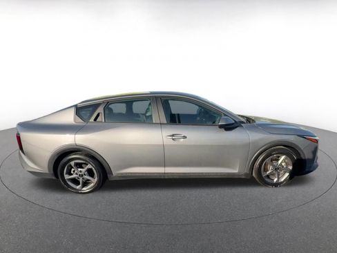 Used 2025 Kia K4 LXS image 16