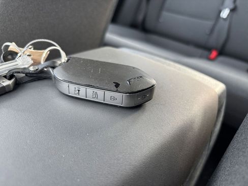 Used 2025 Kia K4 LXS image 21