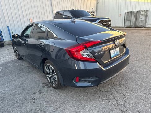 Used 2017 Honda Civic EX-T image 7
