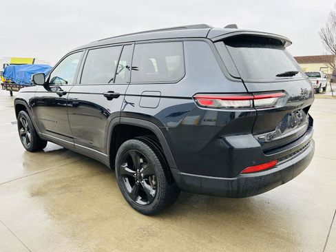 Used 2023 Jeep Grand Cherokee L Limited w/ Black Appearance Package image 41