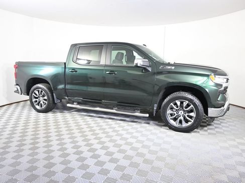 Used 2024 Chevrolet Silverado 1500 LT AWD/4WD image 9