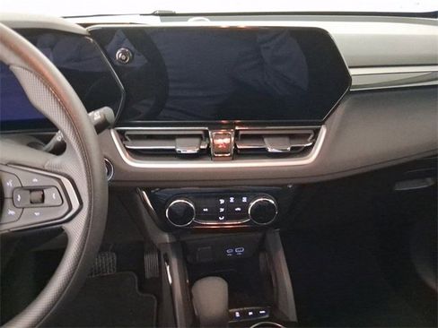 Used 2025 Chevrolet TrailBlazer LT image 21