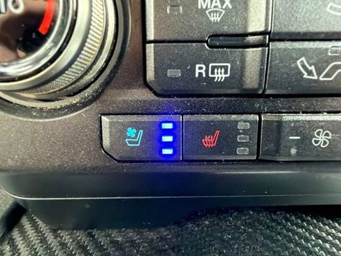Used 2018 Ford F150 Raptor w/ Equipment Group 802A Luxury AWD/4WD image 38