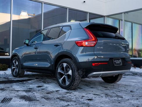 Used 2023 Volvo XC40 B5 Plus w/ Driver Assist Package image 4