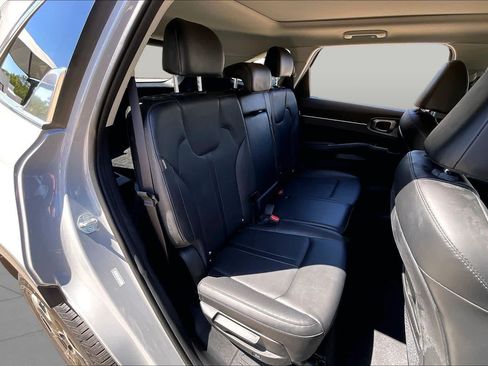 Used 2025 Kia Sorento S w/ Panoramic Sunroof Package FWD image 19