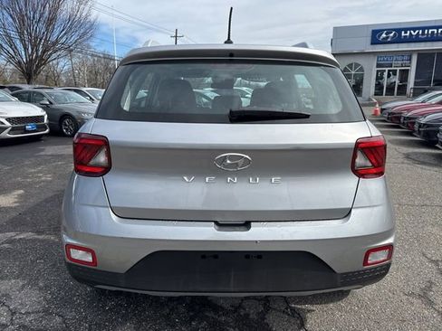 Certified 2023 Hyundai Venue SEL image 16