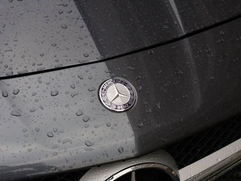 Used 2015 Mercedes-Benz SLK 250 image 2