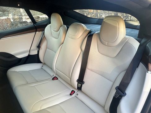 Used 2022 Tesla Model S AWD image 45