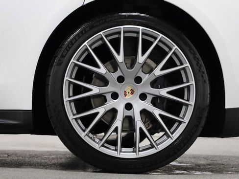 Certified 2024 Porsche Panamera 4 AWD/4WD image 37