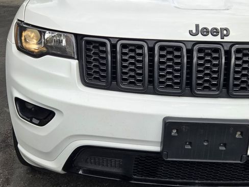 Used 2020 Jeep Grand Cherokee Altitude AWD/4WD image 32