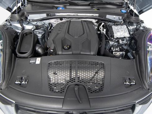 New 2026 Porsche Macan AWD/4WD image 41