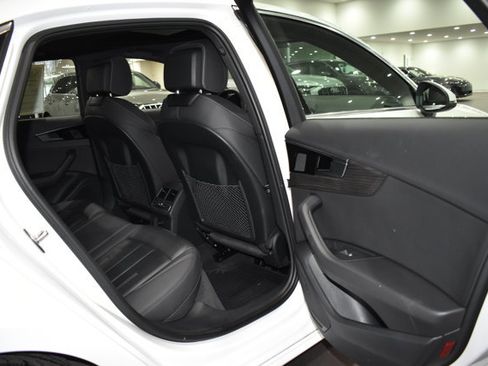 Used 2023 Audi A4 2.0T Premium w/ Convenience Package image 27