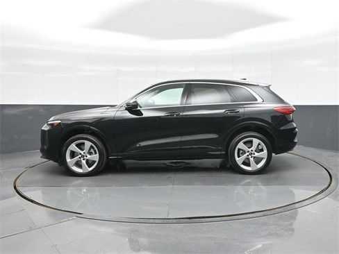 Certified 2025 Audi Q5 Premium Plus w/ Premium Plus image 4