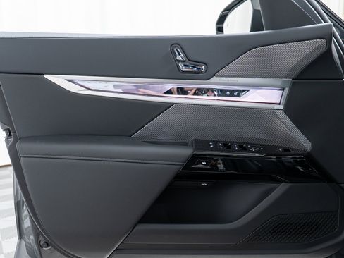 New 2026 BMW 740i xDrive image 11