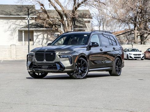 New 2026 BMW X7 M60i image 1