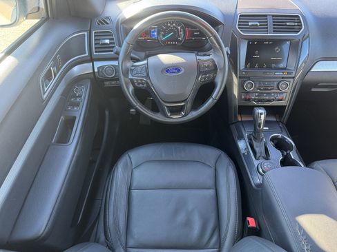 Used 2017 Ford Explorer XLT w/ Equipment Group 202A image 18
