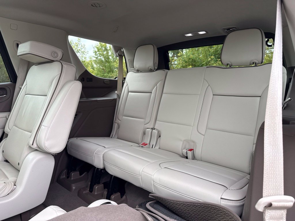 Used 2023 GMC Yukon Denali AWD/4WD image 8
