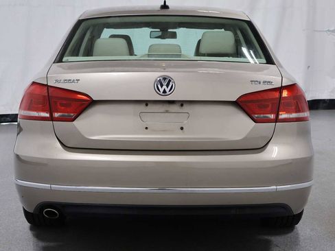 Used 2015 Volkswagen Passat TDI SEL Premium FWD image 7