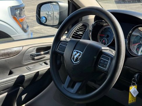 Used 2015 RAM C/V Tradesman FWD image 10