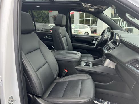 Used 2023 Chevrolet Tahoe Z71 w/ Luxury Package AWD/4WD image 28