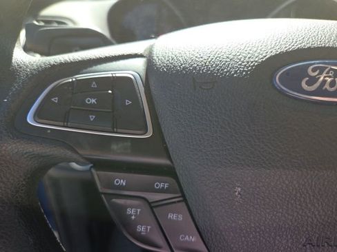 Used 2019 Ford Escape S image 10