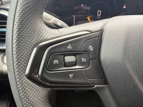 Used 2025 Chevrolet Trax LT FWD image 40