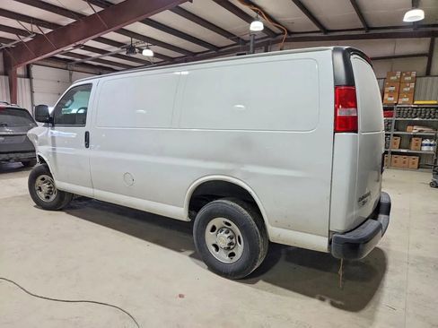 Used 2023 Chevrolet Express 2500 w/ Driver Convenience Package RWD image 4