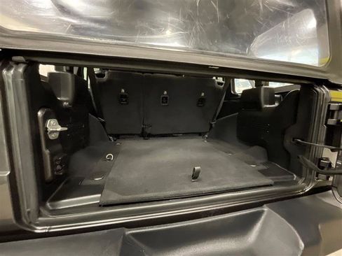 Used 2018 Jeep Wrangler Unlimited Sport image 21