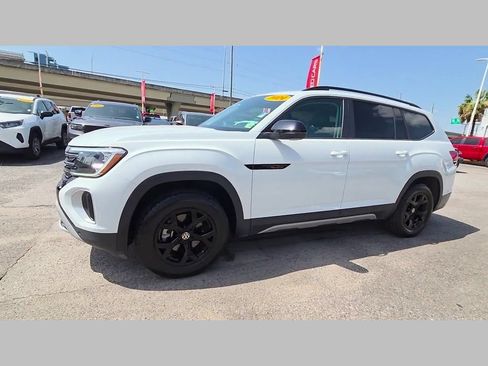 Used 2024 Volkswagen Atlas Peak Edition SE AWD/4WD image 53