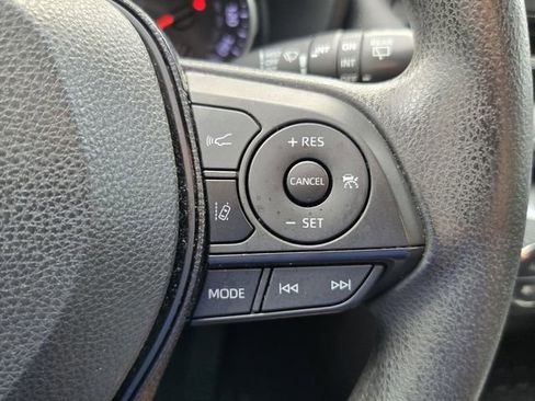 Used 2020 Toyota RAV4 XLE FWD image 23