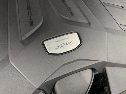 Certified 2023 Porsche Cayenne Platinum Edition image 60