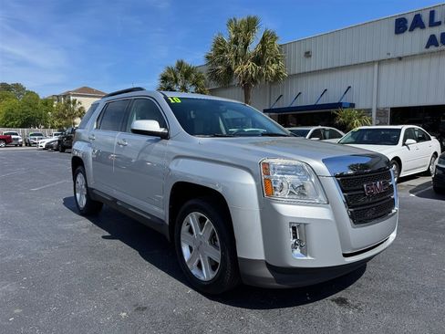 Used 2010 GMC Terrain SLT image 2