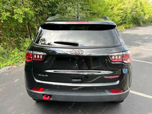 Used 2023 Jeep Compass Trailhawk w/ Trailhawk Convenience Group AWD/4WD image 4