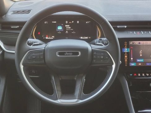 New 2026 Jeep Grand Cherokee Altitude AWD/4WD image 25