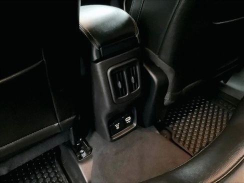 Used 2019 Jeep Compass Latitude w/ Cold Weather Group image 40