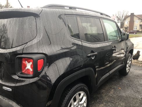 Used 2016 Jeep Renegade Latitude w/ Cold Weather Group image 7