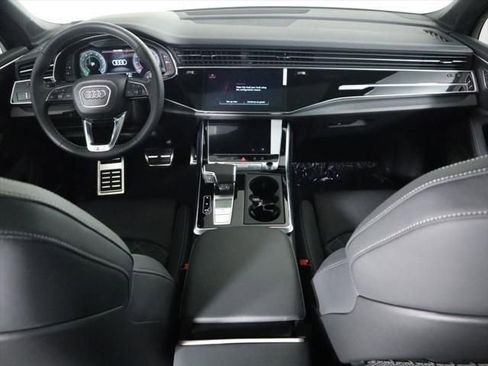New 2025 Audi SQ7 Prestige image 14