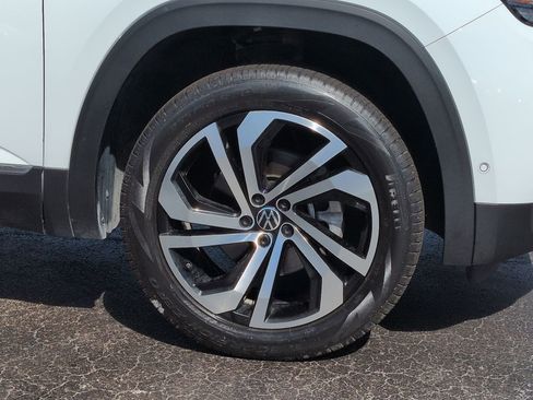 Used 2021 Volkswagen Atlas SEL Premium image 11