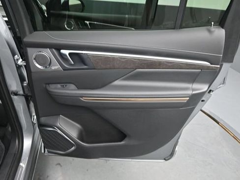 Used 2025 Buick Enclave Avenir w/ LPO, Floor Liner Package AWD/4WD image 15